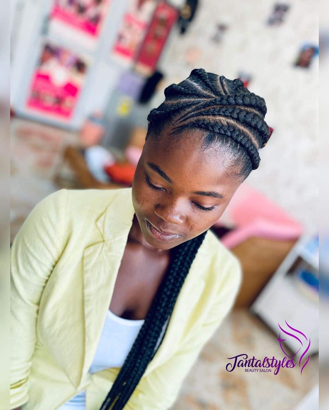 Charming Ghana braids with feed-in technique