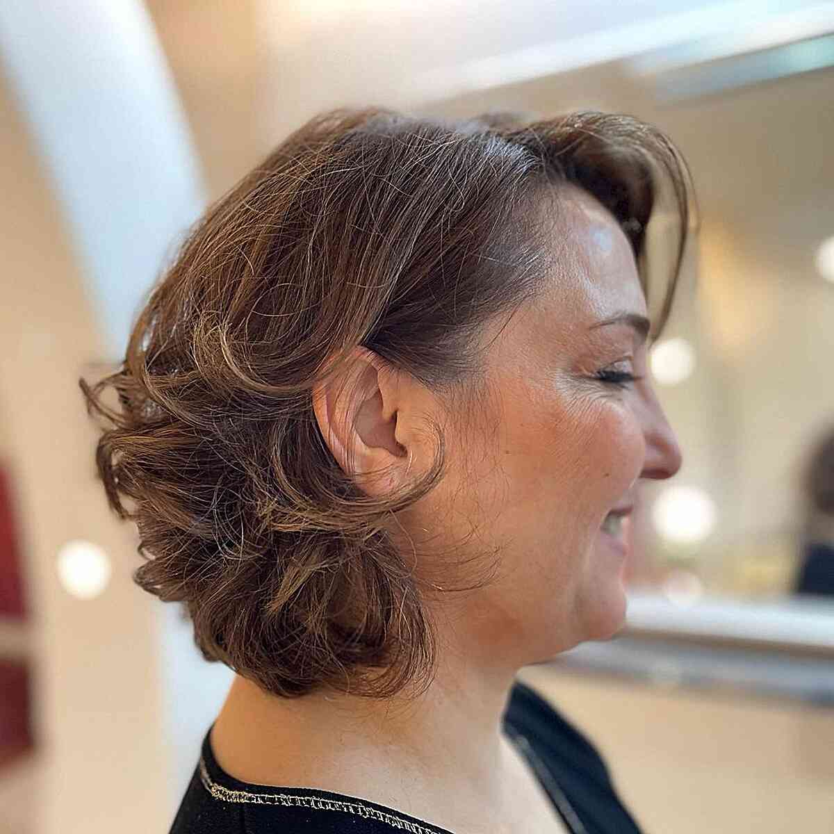 Adorably Chic Short Hairstyle with Curled Ends