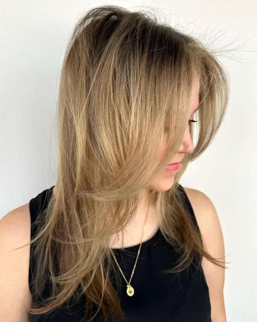 Layered Hairstyle to Frame Your Face and Add Volume to Fine Hair