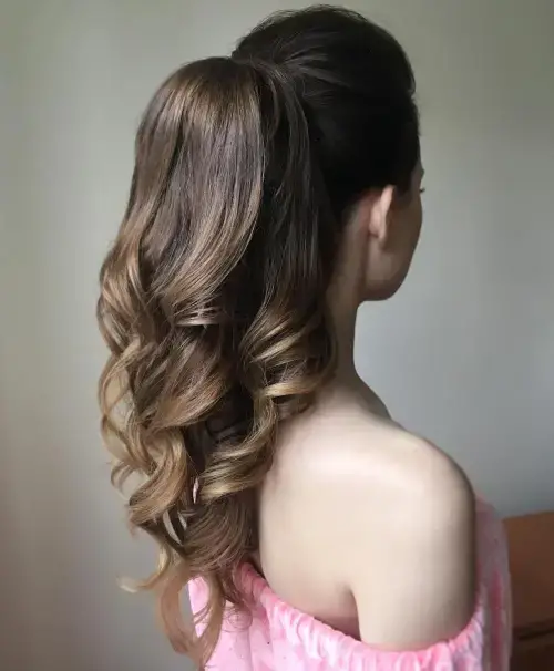 Flowing Curly Ponytail