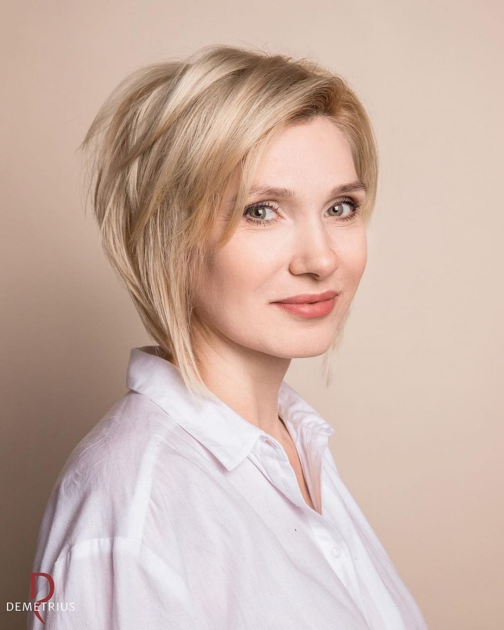 Contemporary Blonde Inverted Bob for Women in Their 40s