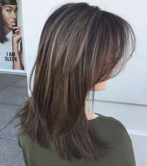 Uniform-Length Hairstyle with Lengthy Side Bangs