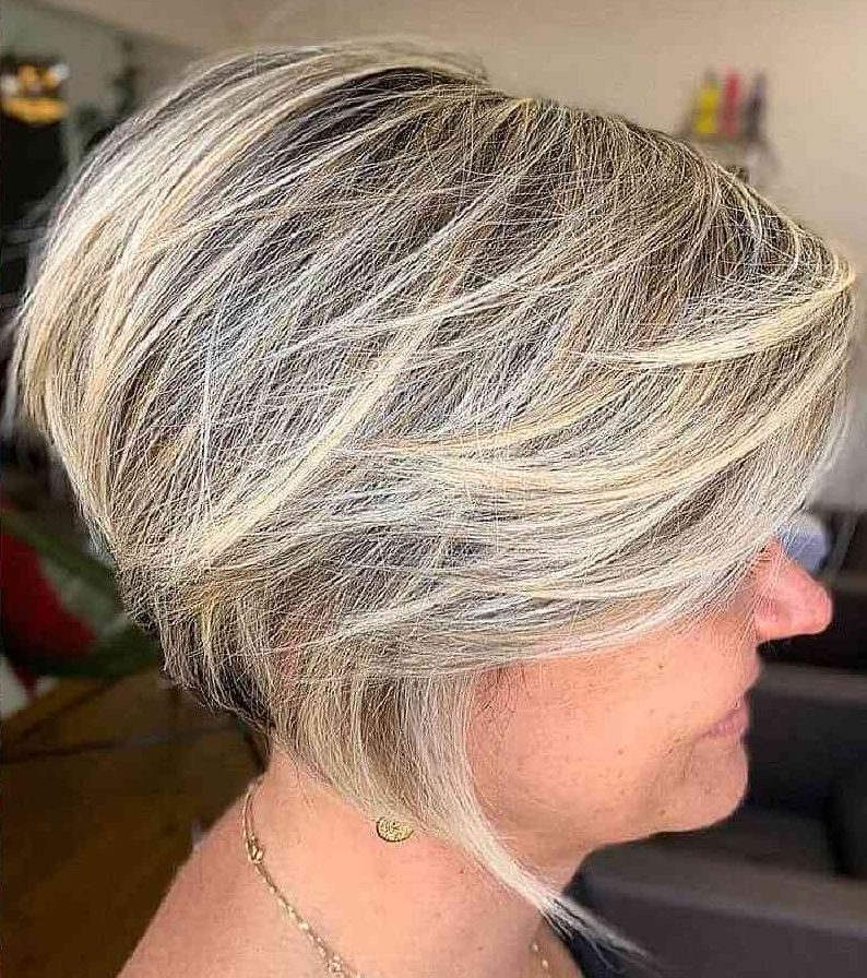 Daring Angled Graduated Bob Hairstyle for an Eye-Catching Look